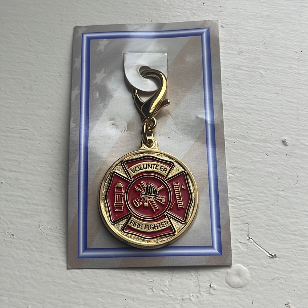 Volunteer Firefighter Keychain - Picture 2 of 5